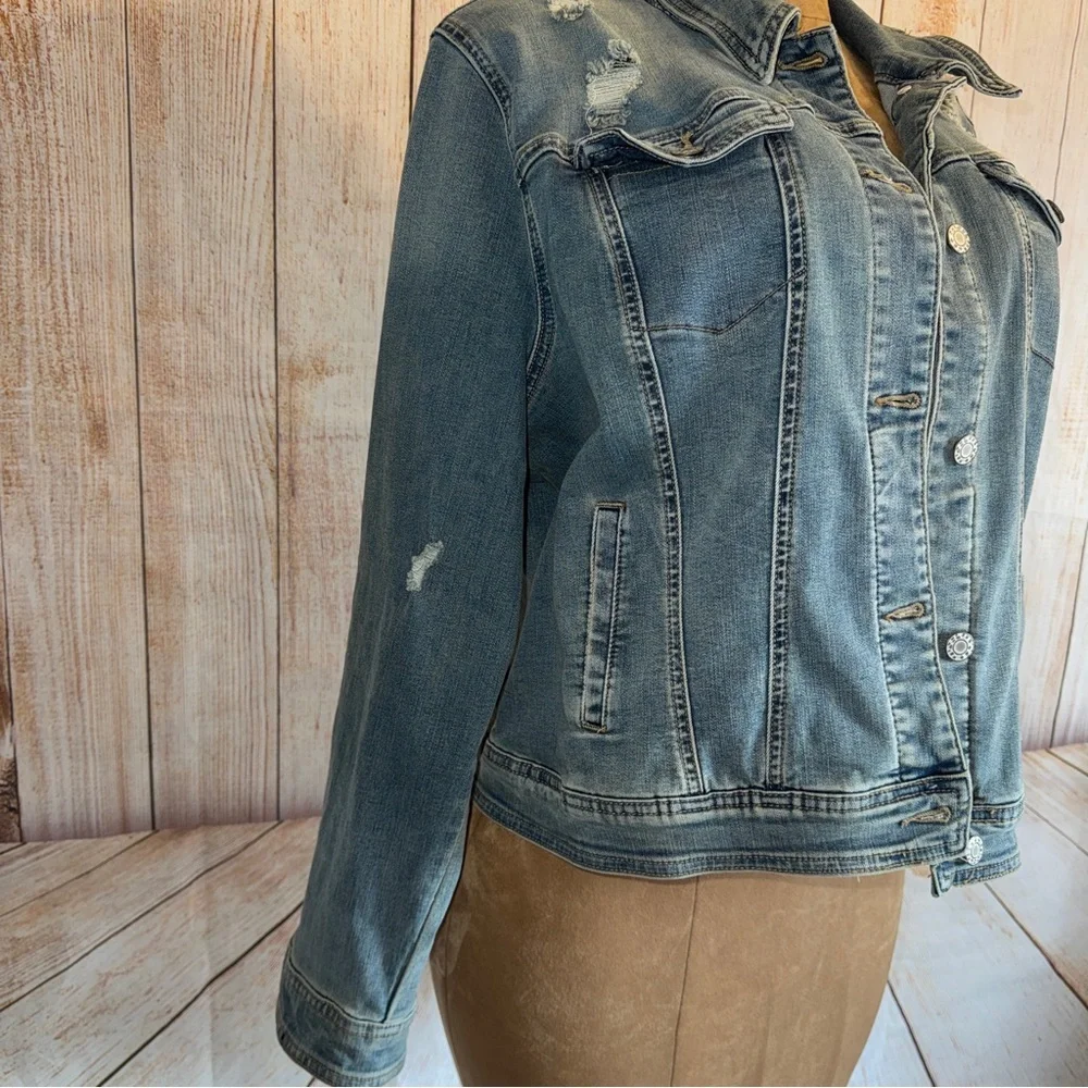 Cato est 1946 Classic Jean Jacket- Distressed Blue- Soft Denim- XL 16/18 Stretch - Picture 3 of 10